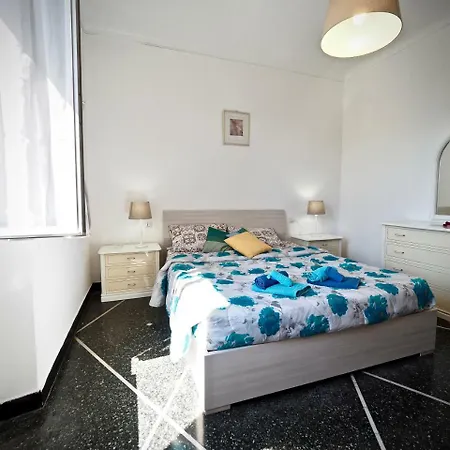 Antica Casa Romana Di Quinto Al Mare Apartment *